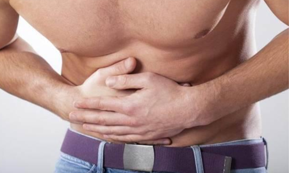 Đau âm ỉ vùng tầng sinh môn là dấu hiệu điển hình của viêm tuyến tiền liệt